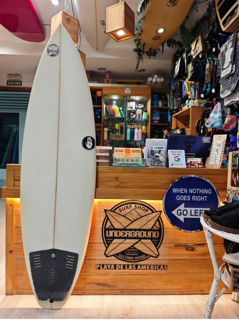 Yanes Tabla de surf shortboard 6’0 – 31L – ★ 4/5