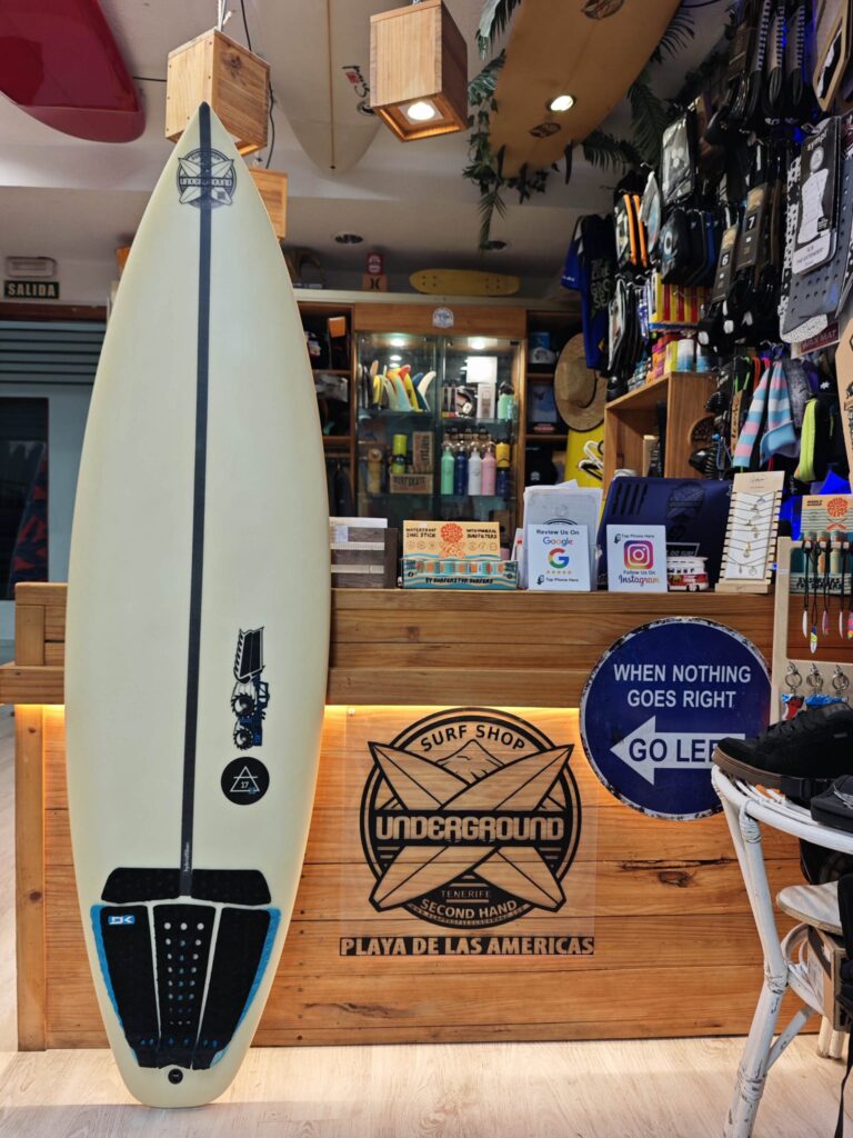Js Industries Air 17 Tabla de surf shortboard 5’11 – 28L – ★ 4/5